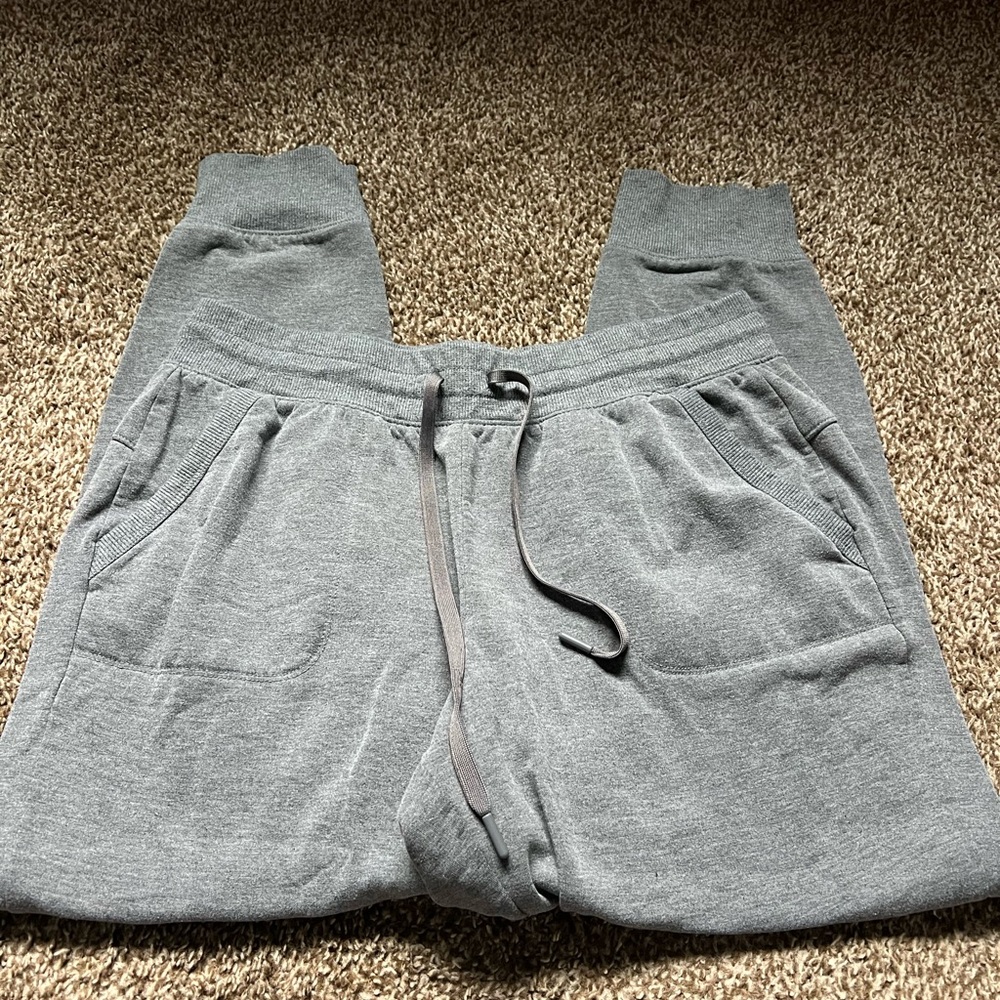 grey sweatpants